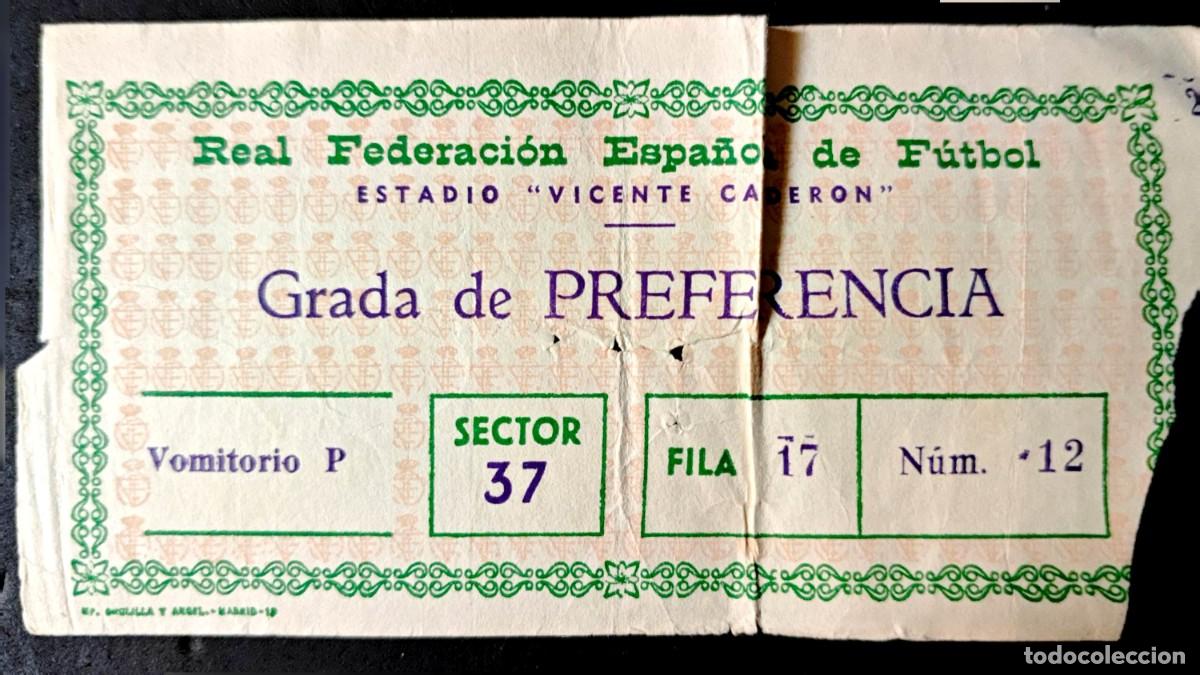 Coleccionismo deportivo: Entrada Futbol Atletico Estadio Vicente Calderon Grada Preferencia Real Federacion Espa&ntilde;ola