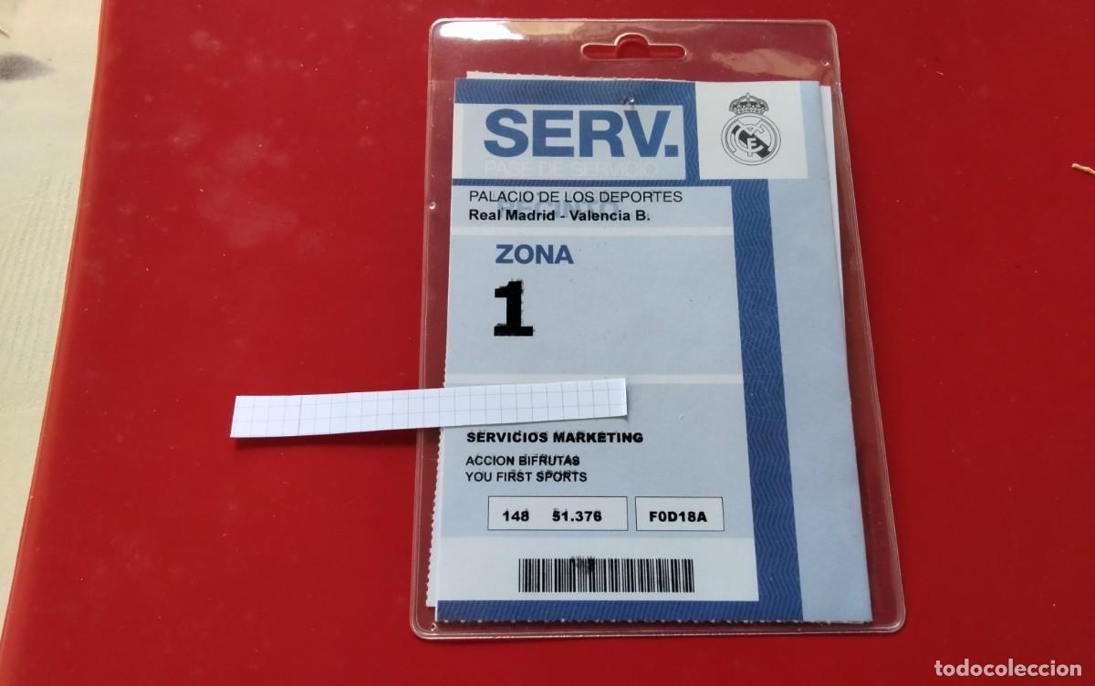 Coleccionismo deportivo: R.MADRID ACREDITACION PALACIO DE LOS DEPORTES SERVICIO DE MARKETING A&Ntilde;O 2012