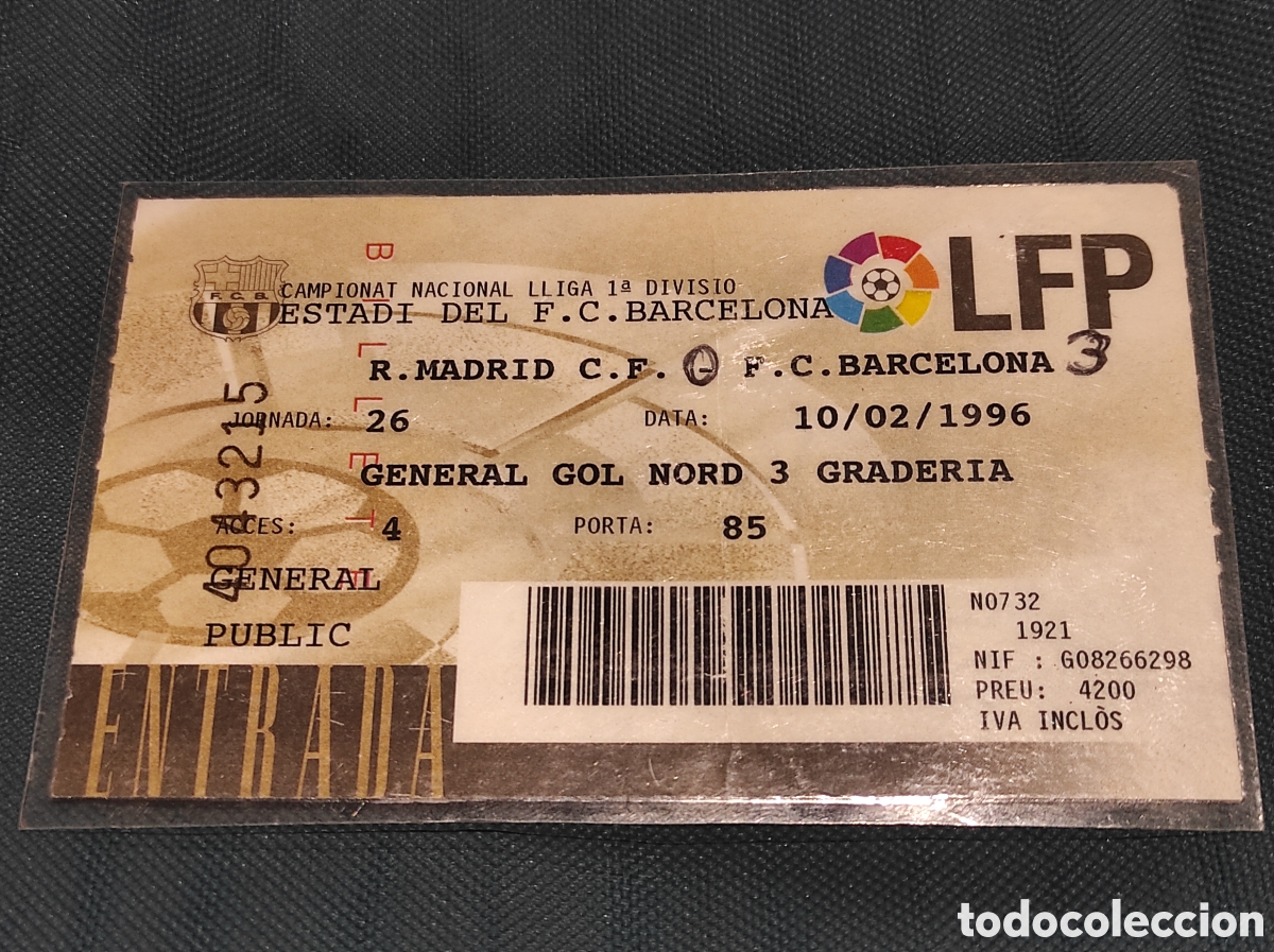 Coleccionismo deportivo: Entrada de partido f&uacute;tbol R. Madrid - F. C. Barcelona. 10/02/1996