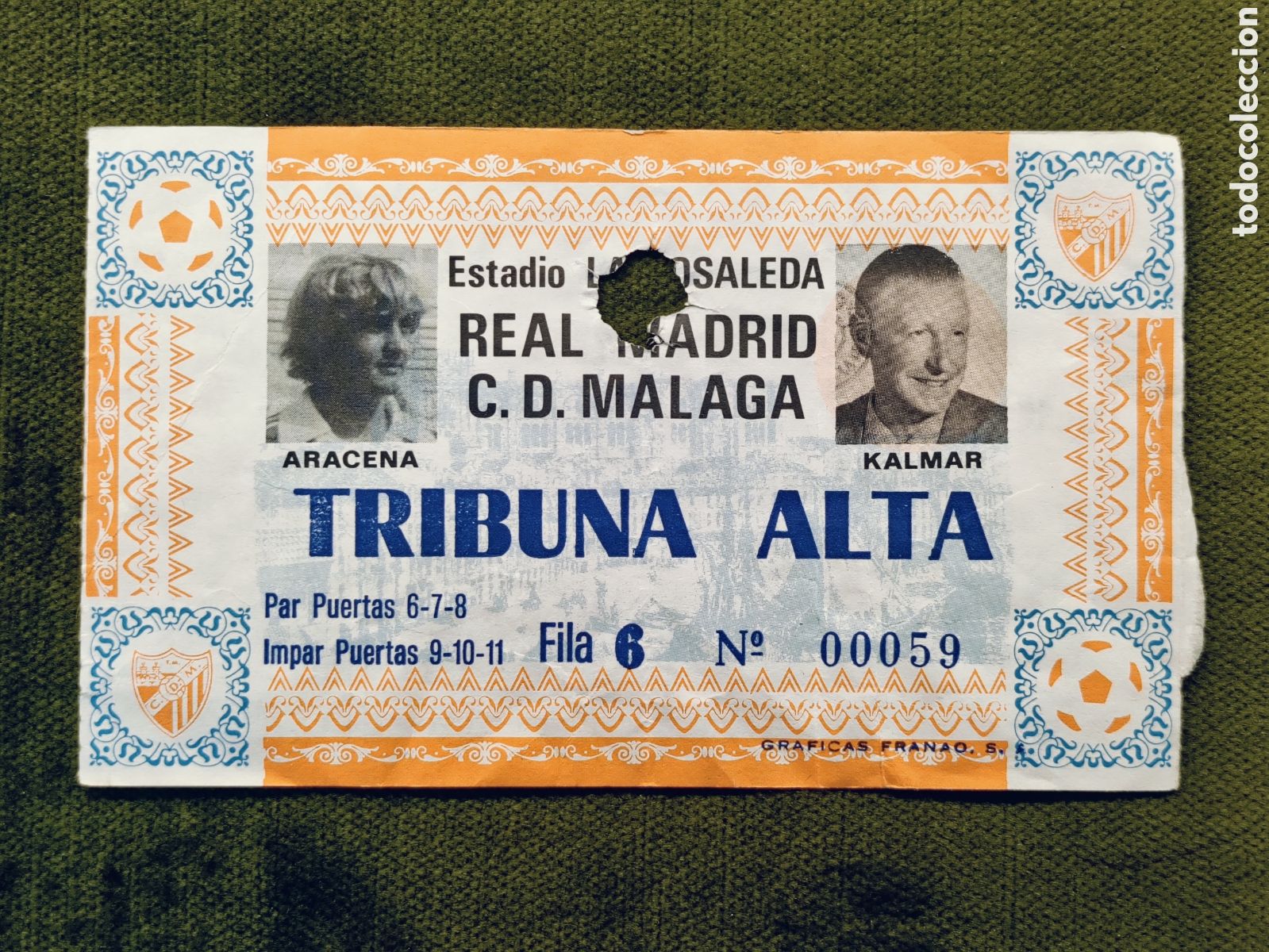 Coleccionismo deportivo: ENTRADA DE F&Uacute;TBOL. ESTADIO LA ROSALEDA. REAL MADRID - C. D. M&Aacute;LAGA. HOMENAJE A KALMAR, ARACENA.