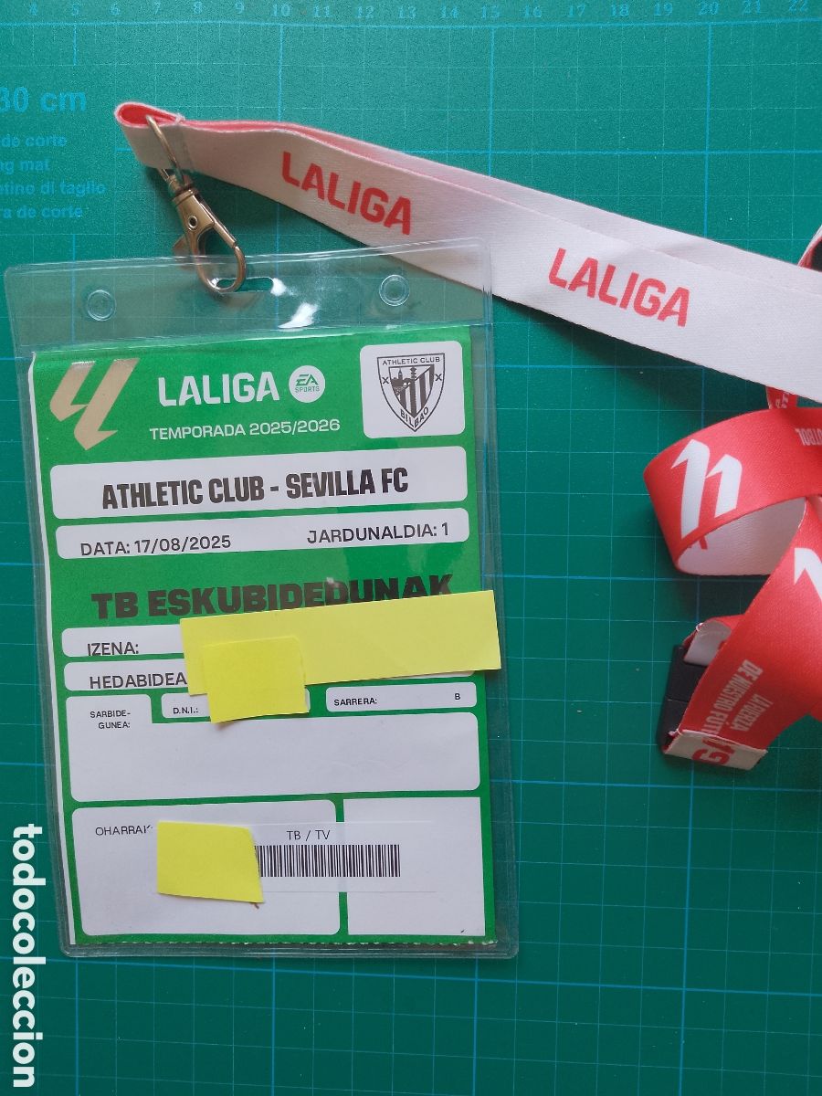 Coleccionismo deportivo: ATHLETIC CLUB BILBAO -SEVILLA FUTBOL CLUB -LA LIGA LALIGA TEMPORADA 25 26 jornada 1-ACREDITACI&Oacute;N TV