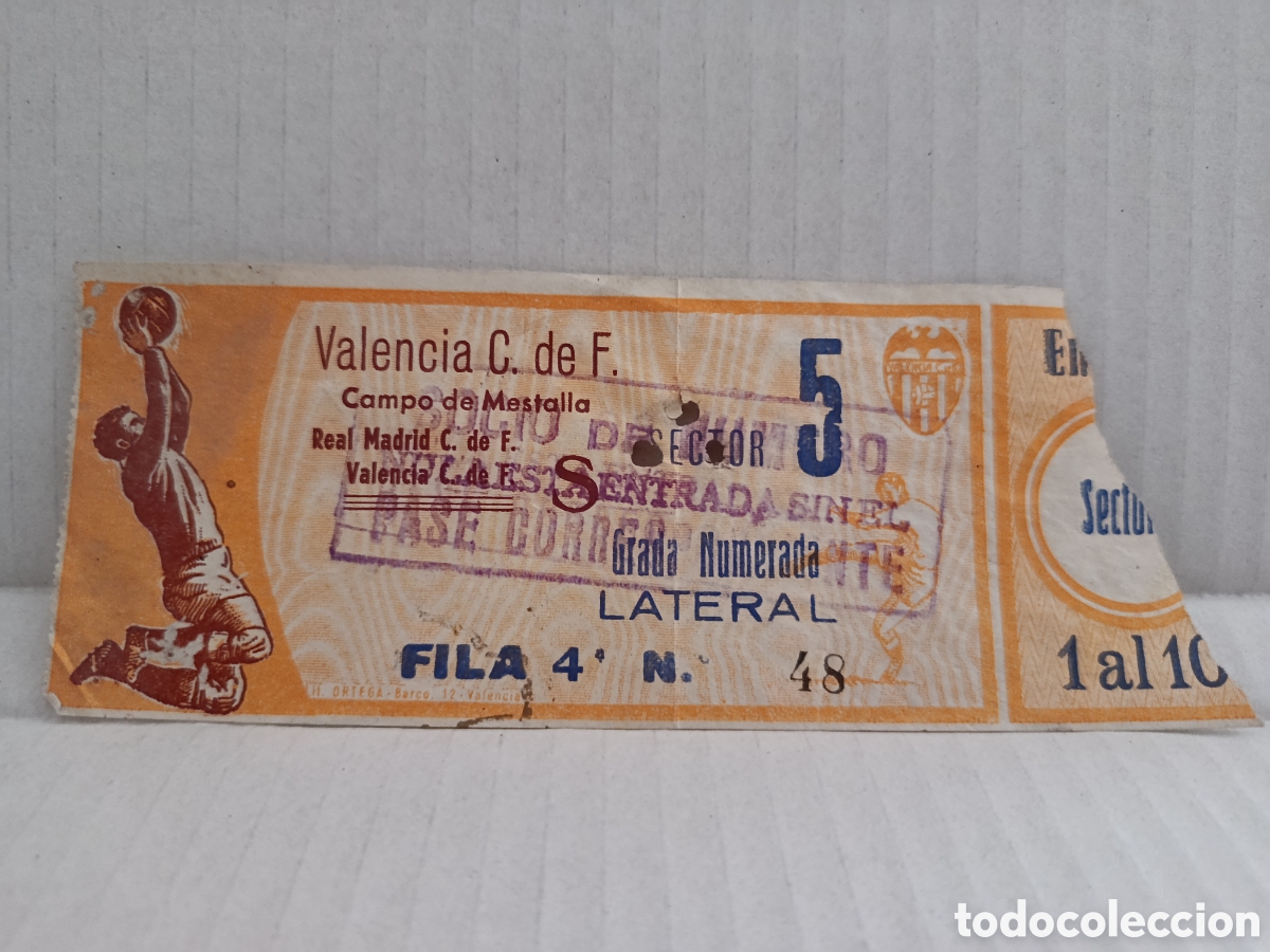 Coleccionismo deportivo: Antigua entrada de f&uacute;tbol real Madrid y valencia c.f