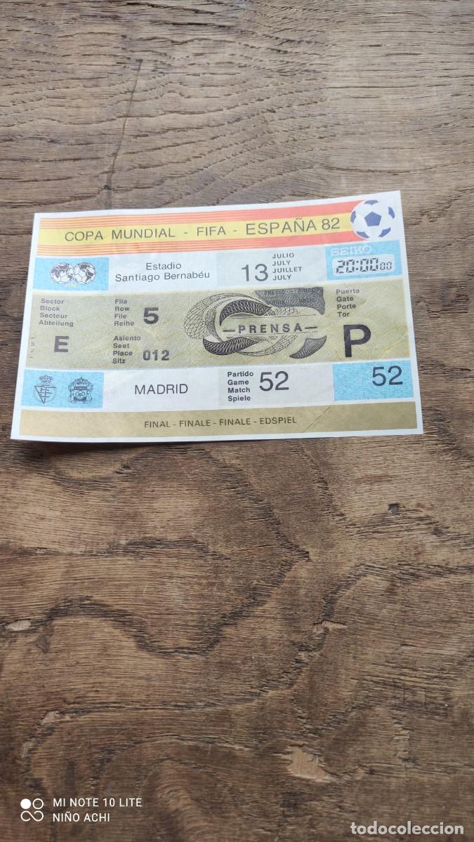 Coleccionismo deportivo: Pase de prensa de la final del Mundial 82