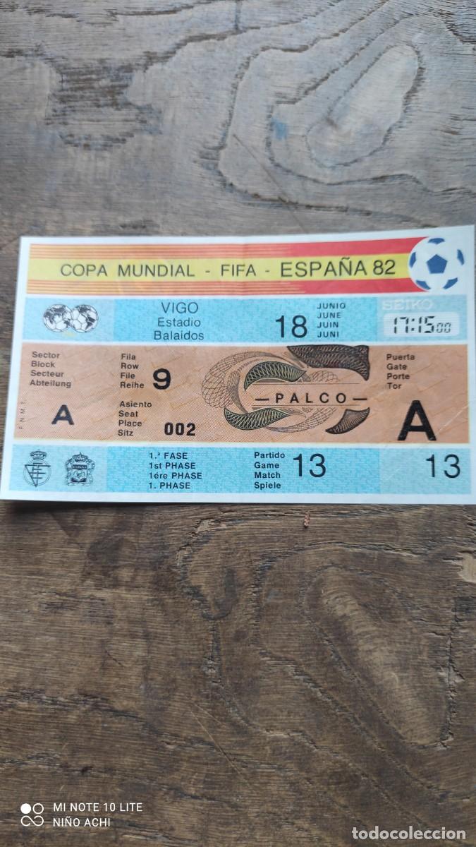 Coleccionismo deportivo: Entrada Original Mundial Espa&ntilde;a 82 - Italia vs Per&uacute; - PALCO - Vigo Bala&iacute;dos