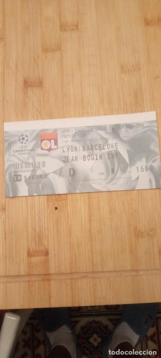Sports collectibles: Entrada Olympique Lyon vs Barcelona 2001
