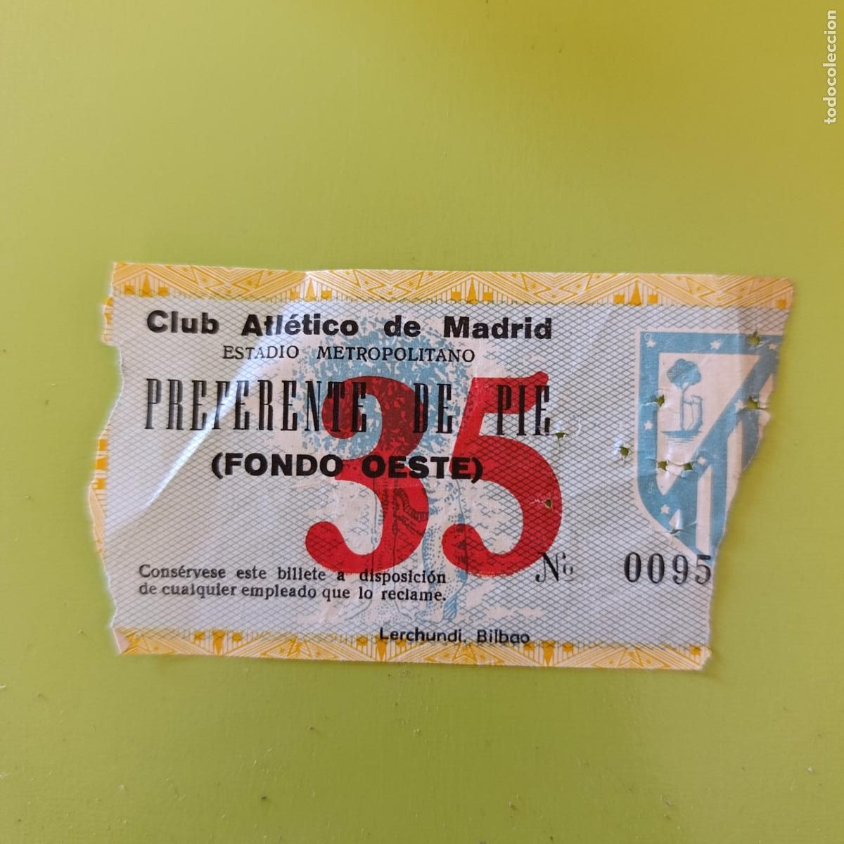 Coleccionismo deportivo: ENTRADA DE F&Uacute;TBOL CLUB ATL&Eacute;TICO DE MADRID. ESTADIO METROPOLITANO. PREFERENTE DE PIE. FONDO OESTE. 35