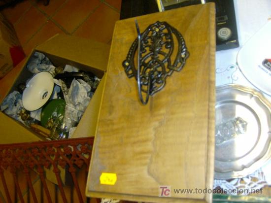 Escriban&iacute;a: SOPORTE MURAL DE NOTAS - ANTIGUO MATERIAL DE OFICINA - - Foto 1