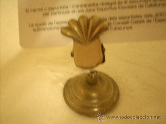 Escriban&iacute;a: ANTIGUO OBJETO DE ESCRITORIO PARA SUJETAR PAPELES - Foto 1