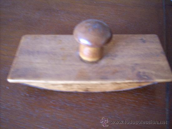 Escriban&iacute;a: ANTIGUO SECANTE PARA TINTA , DE MADERA - Foto 1
