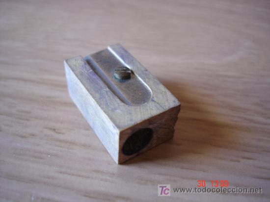 Escriban&iacute;a: RARO SACAPUNTAS DE MADERA - Foto 1