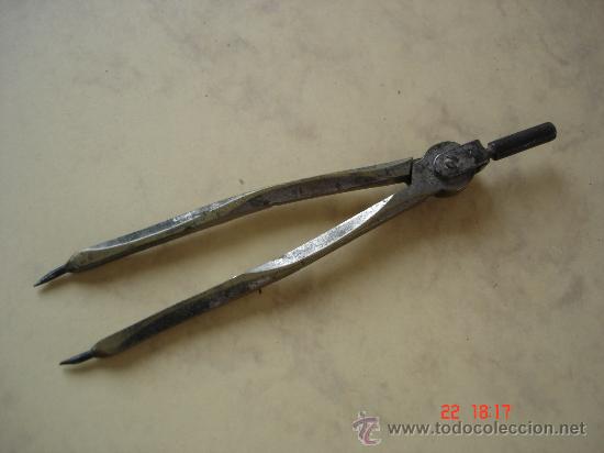 Escriban&iacute;a: ANTIGUO COMPAS DE LATON - DOS PUNTAS - - Foto 1
