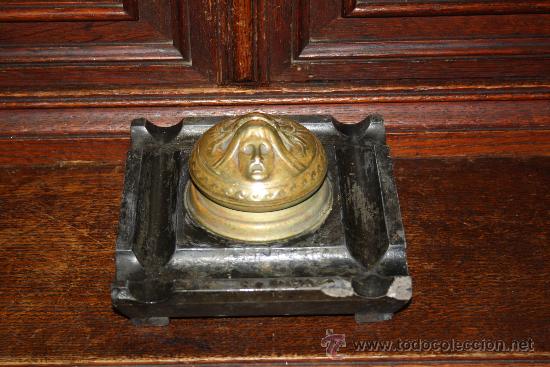 Escriban&iacute;a: ANTIGUO TINTERO CON TAPADERA CON RELIEVES EN BRONCE CON CON BASE DE PIEDRA TALLADA - Foto 1
