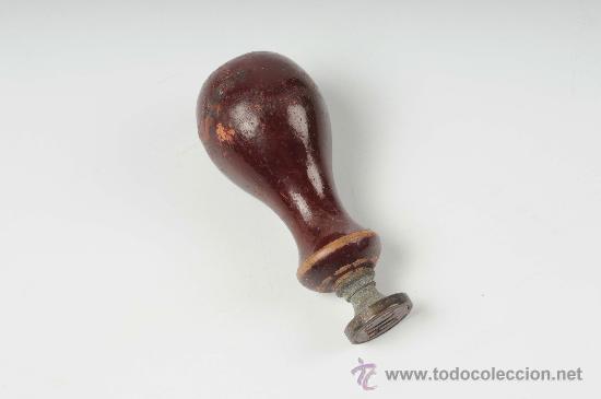 Escriban&iacute;a: Sello de lacre en madera y metal con iniciales - Foto 1