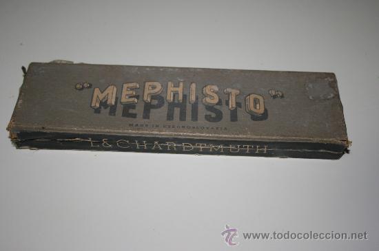Outils d'&Eacute;criture: Caja de carton de plumas-l&aacute;pices Mephisto, Checolosvaquia. Algo deteriorada