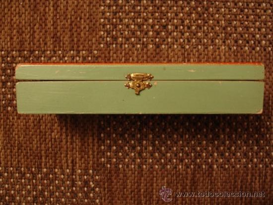 Escriban&iacute;a: PLUMIER ESTUCHE DE MADERA CON DIBUJOS TALLADOS - Foto 2