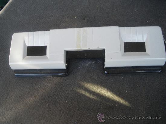 Outils d'&Eacute;criture: Perforadora doble de papel, marca petrus  27 x 9 cm.