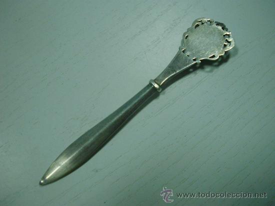 Escriban&iacute;a: ANTIGUO ABRECARTAS DE PLATA CON EL ESCUDO DE SANTANDER - Foto 2