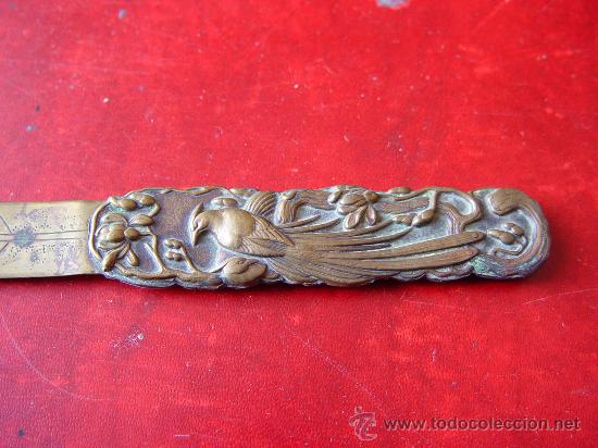 Escriban&iacute;a: Abrecartas antiguo de bronce - Foto 2