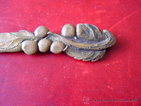 Escriban&iacute;a: Abrecartas antiguo de bronce. - Foto 2
