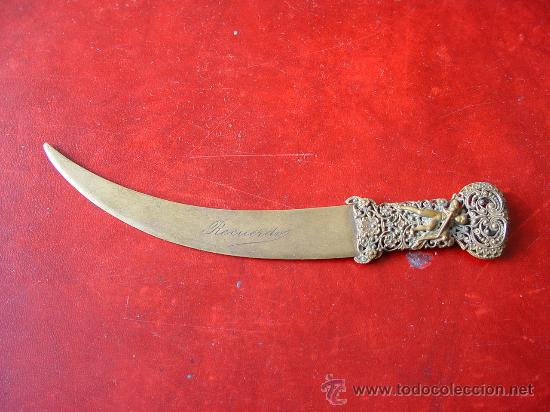 Escriban&iacute;a: Abrecartas antiguo de bronce. - Foto 1