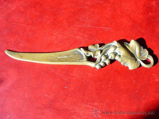 Escriban&iacute;a: Abrecartas antiguo de bronce - Foto 1