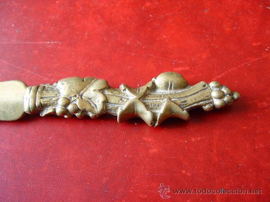 Escriban&iacute;a: Abrecartas antiguo de bronce. - Foto 2
