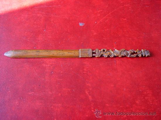 Escriban&iacute;a: Abrecartas antiguo oriental de madera. - Foto 1