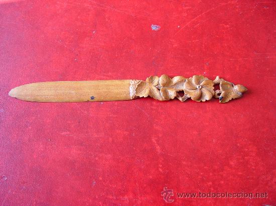 Escriban&iacute;a: Abrecartas antiguo de madera. Mango bellamente trabajado. - Foto 1