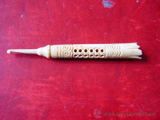 Escriban&iacute;a: Punz&oacute;n antiguo de ganchillo de marfil. - Foto 1