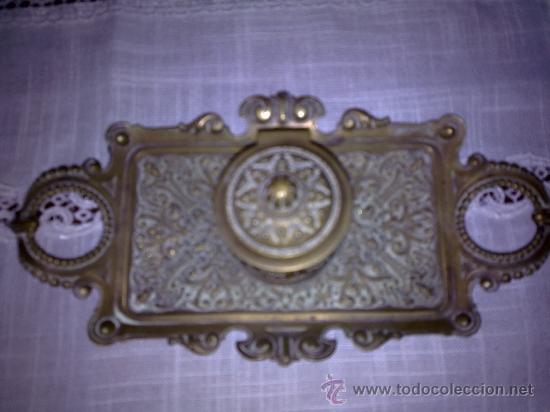 Escriban&iacute;a: antiguo y preciosisimo tintero de bronce. - Foto 2