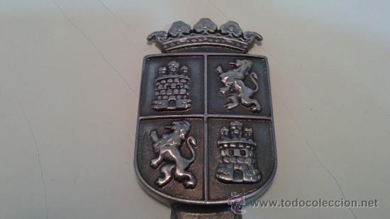 Escriban&iacute;a: ORIGINAL ABRE-CARTAS,METAL(CORTES DE CASTILLA Y LEON) - Foto 3