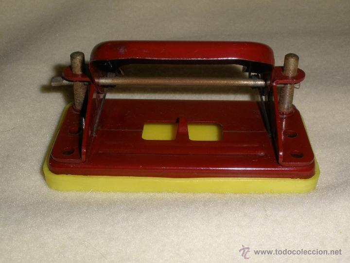 Escriban&iacute;a: TALADRO - PERFORADORA DE PAPEL KIN (MADE IN CZECHOSLOVAKIA) - Foto 3