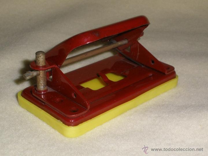 Escriban&iacute;a: TALADRO - PERFORADORA DE PAPEL KIN (MADE IN CZECHOSLOVAKIA) - Foto 5
