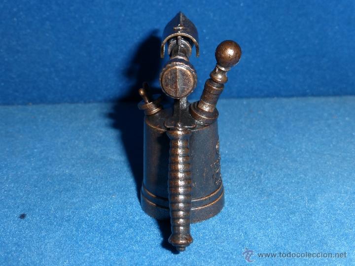 Escriban&iacute;a: ANTIGUO SACAPUNTAS DE METAL CON FORMA DE SOPLETE - Foto 2