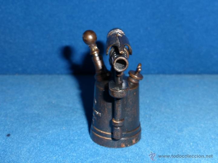 Escriban&iacute;a: ANTIGUO SACAPUNTAS DE METAL CON FORMA DE SOPLETE - Foto 5