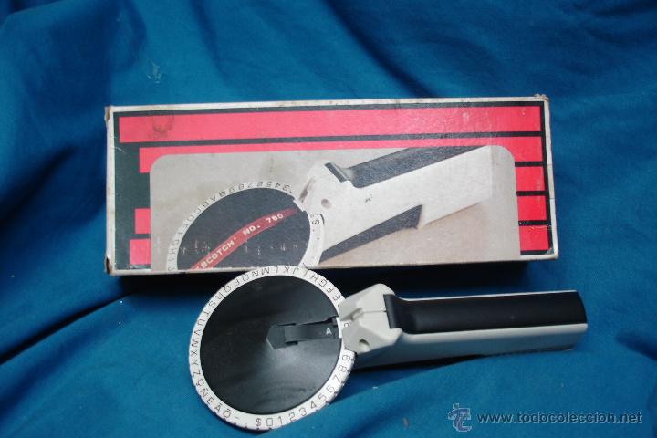 Schreibwaren: - M&Aacute;QUINA ROTULADORA MARCA SCTCH LABELER MADE IN U.S.A. EN SU CAJA ORIGINAL Y CON ROLLO DE CINTA