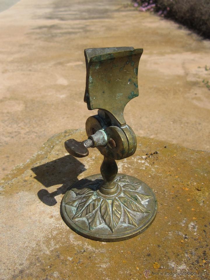 Escriban&iacute;a: Antiguo pinza papeles - Foto 2