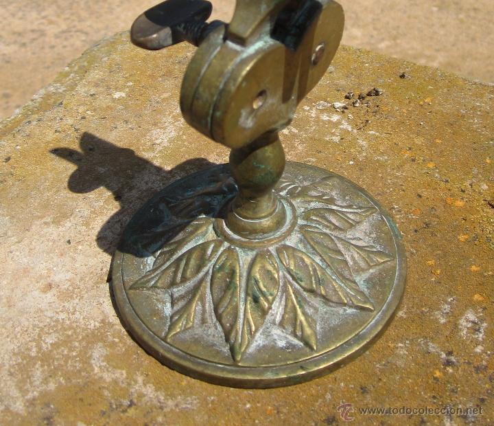 Escriban&iacute;a: Antiguo pinza papeles - Foto 3