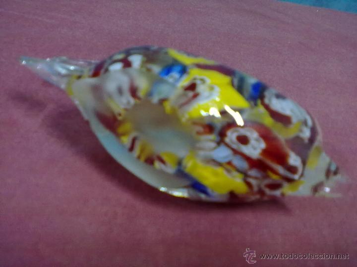 Escriban&iacute;a: PEZ PISAPAPELES CRISTAL NUMEROSAS FLORES - Foto 3