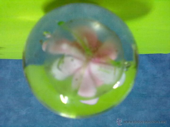 Escriban&iacute;a: PISAPAPELES FLOR MARIPOSA CRISTAL. - Foto 4