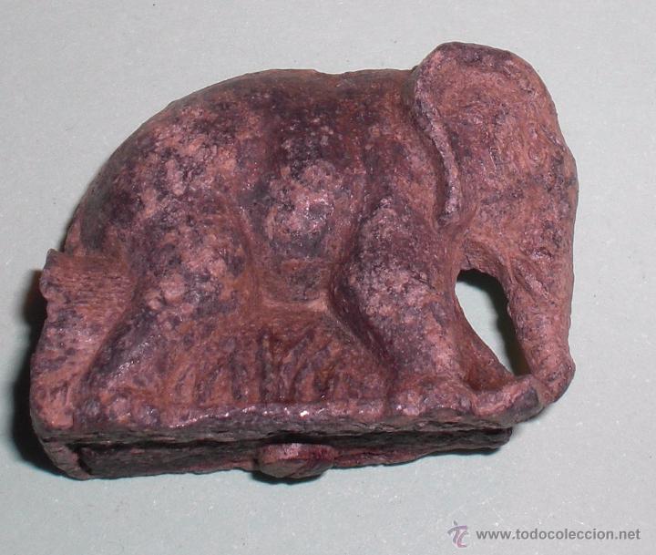 Escriban&iacute;a: Antiguo sacapuntas en forma de elefante - Foto 1
