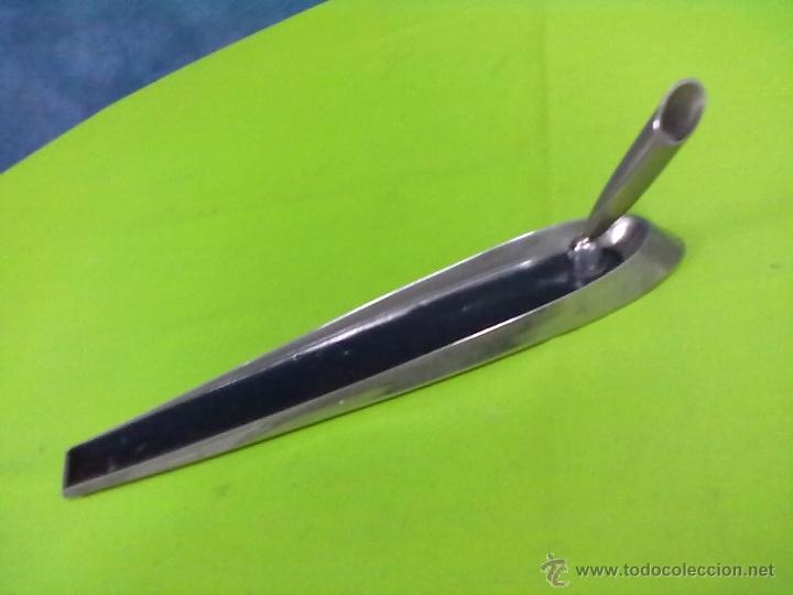 Escriban&iacute;a: PORTAPLUMAS METAL Y CUERO - Foto 2