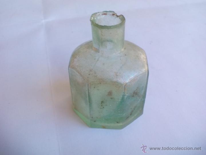 Escriban&iacute;a: Antiguo tintero de cristal., - Foto 3