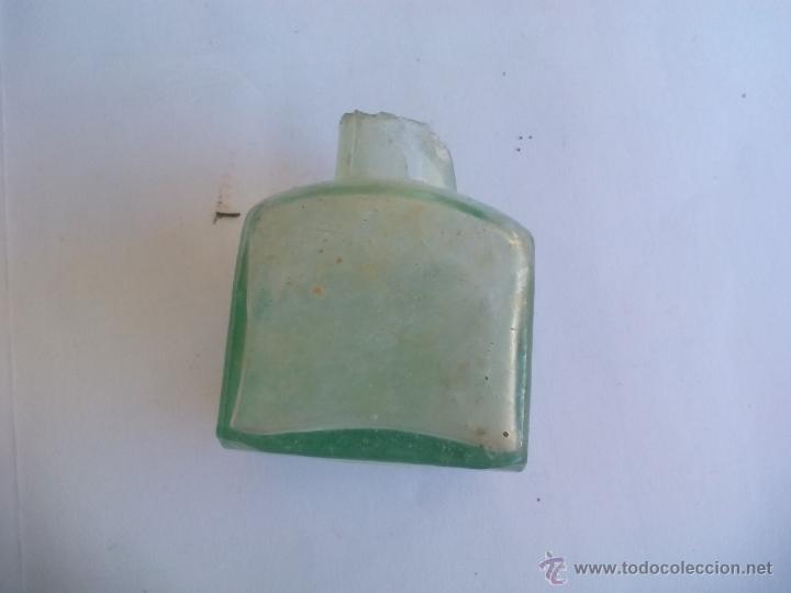 Escriban&iacute;a: J Field. Antiguo tintero de cristal. Ink bottle - Foto 3