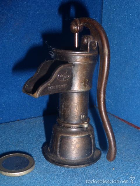Escriban&iacute;a: SACAPUNTAS CON FORMA DE BOMBA DE AGUA. - Foto 2