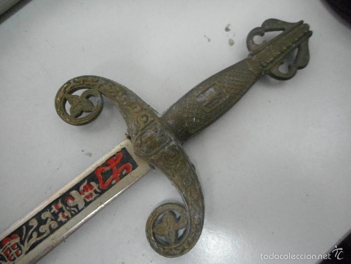 Escriban&iacute;a: ESTAMOS LIQUIDANDO. antiguo abrecartas mango creo bronce - Foto 2