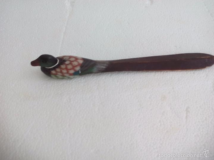Escriban&iacute;a: Abrecartas de madera con forma de pato . 19 cm.  Duck - Foto 3