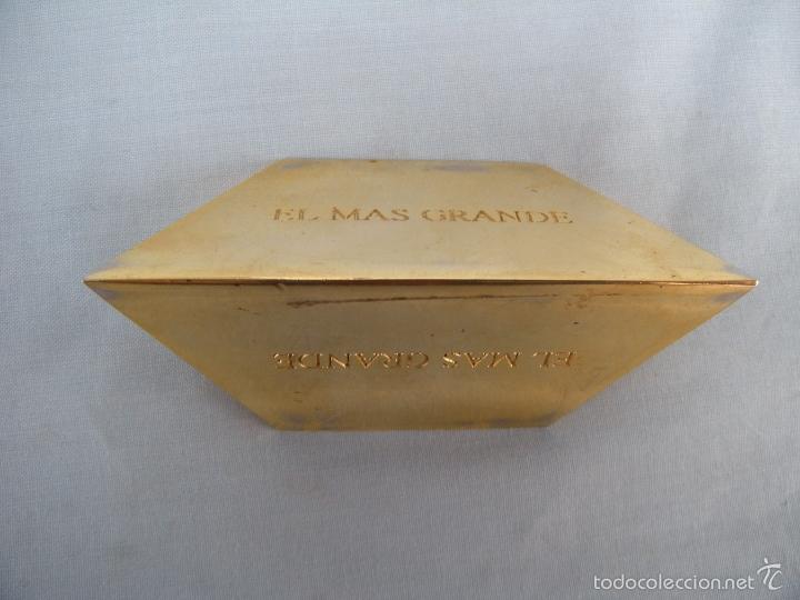 Escriban&iacute;a: PISAPAPELES EL M&Aacute;S GRANDE - Foto 1