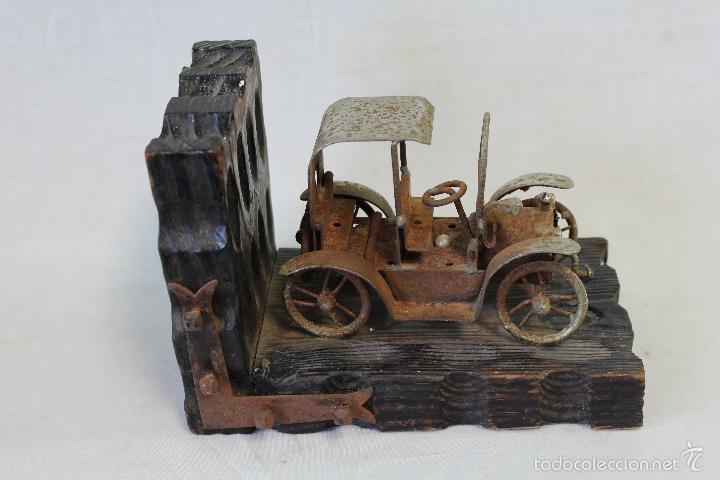 Escriban&iacute;a: sujetalibros de madera con coche antiguo de hierro - Foto 1