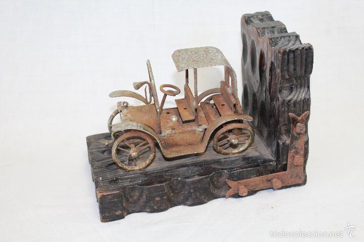 Escriban&iacute;a: sujetalibros de madera con coche antiguo de hierro - Foto 6